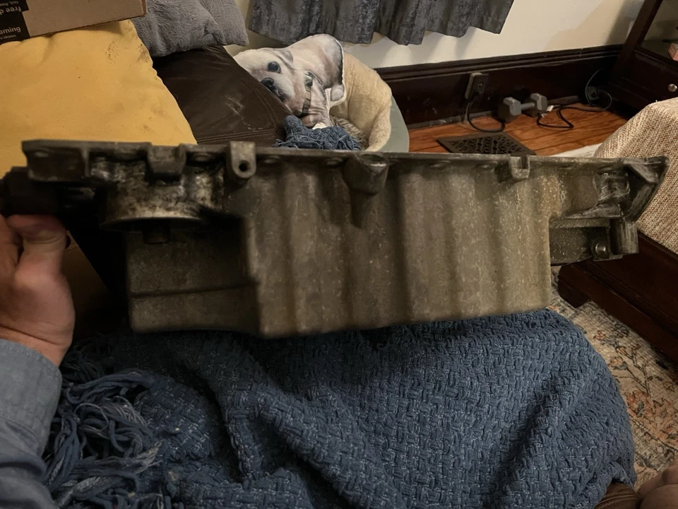 1996 Volvo 850 GLT Oil Pan Naturally aspirated - For Repair - Image 3 of 4