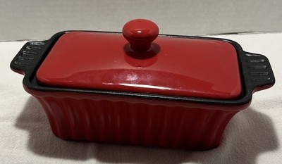 FRIGIDAIRE Rectangular Ribbed Casserole 8.25'' Non-stick Stoneware Pan With Lid
