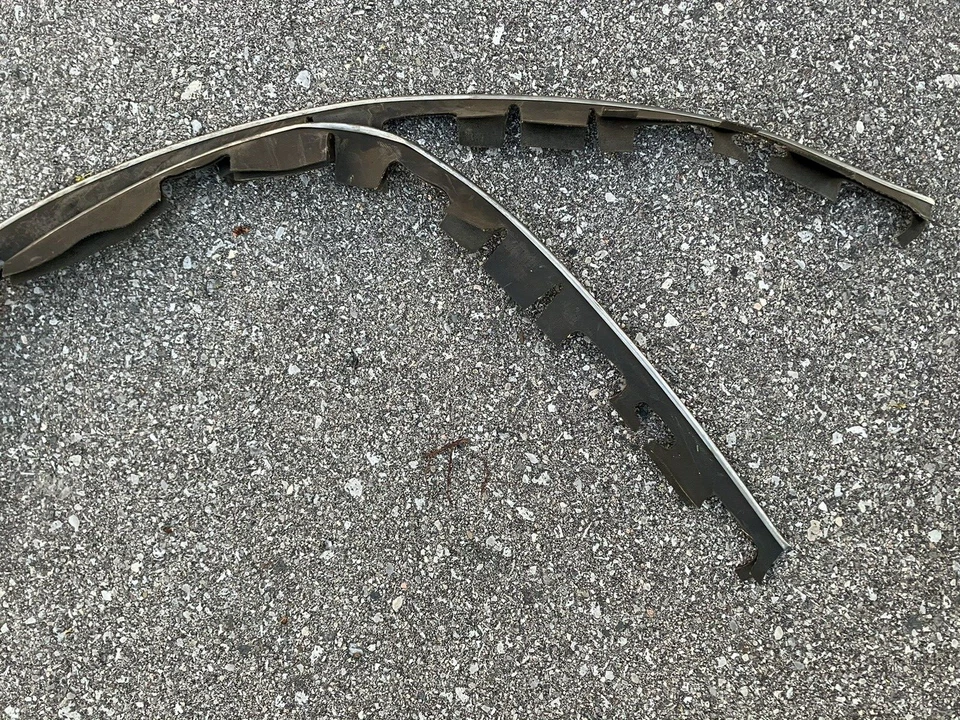 41 Dodge Plymouth exc 7 pasajeros sedán guardabarros trasero ribete par NOS 897085 Foto 4 de 4