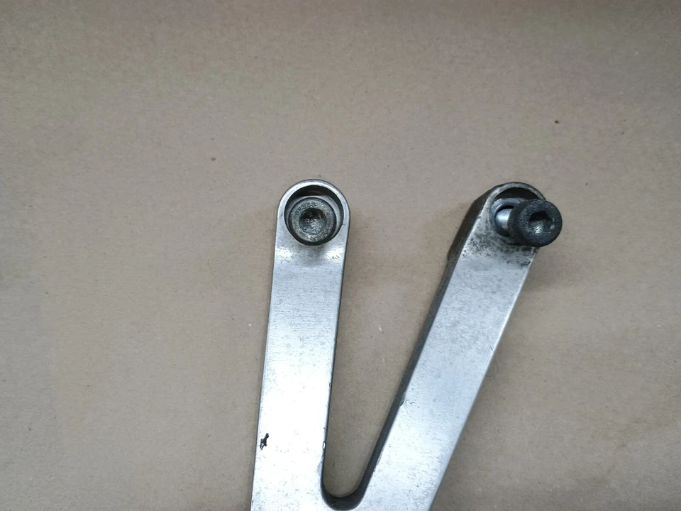 Yamaha FZR 400 1WG 1988 pasajero trasero izquierdo y derecho reposapiés clavijas Foto 4 de 4