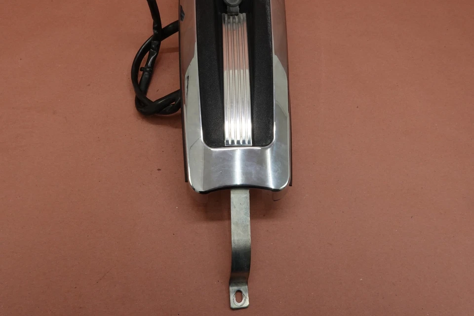 КОНСОЛЬ ТОПЛИВНОГО БАКА 2007-2011 Harley Davidson FLHTCU Electra Glide Ultra Classic - Изображение 4 из 4