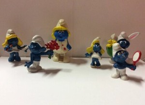 miniature smurf figurines