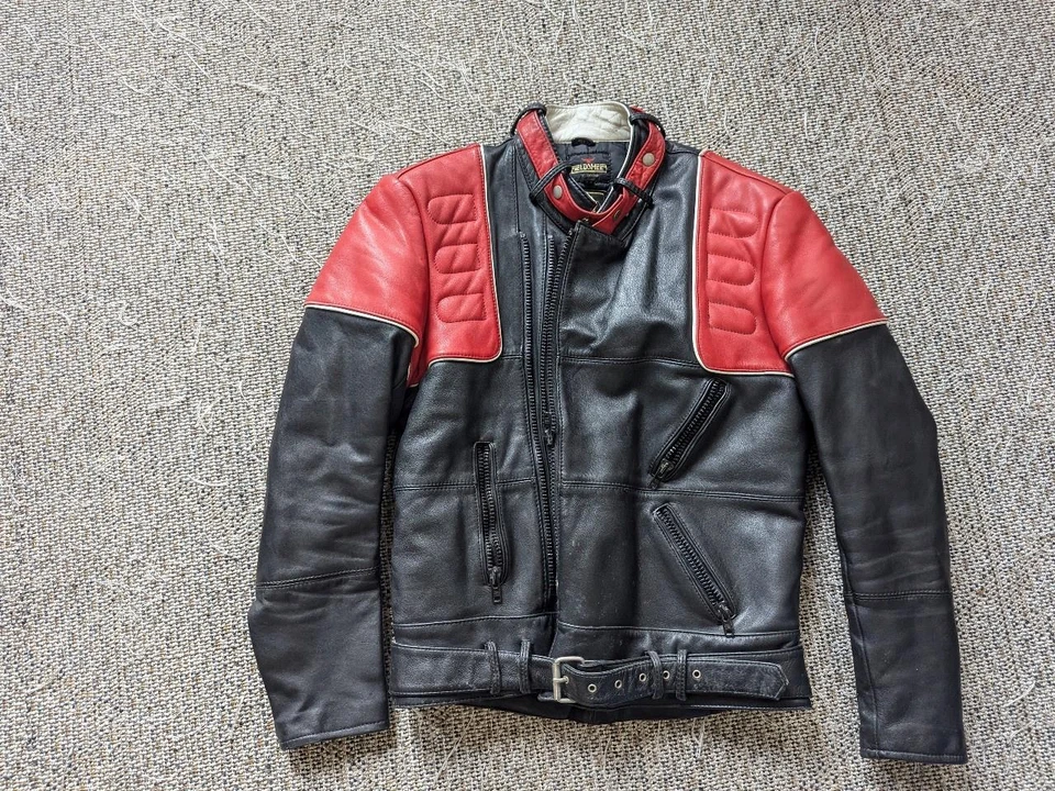 vintage 1980s motorcycle jacket 38 black red CAFE RACER padded FIELDSHEER racing - Image 4 of 4