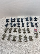 Vintage Lot Of 28 Plastic Civil War Confederate Union Toy Soldiers Army Men