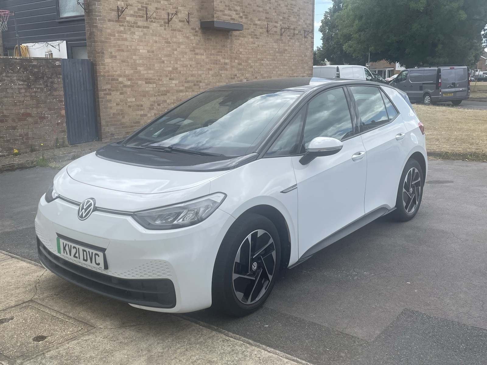 Volkswagen DI3 Pro Life 5 Door Hatchback EV 2021 Reg 1 Owner FSH Ulez Compliant