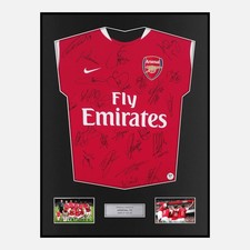 Framed Squad Signed Arsenal Shirt 2006-08 Home [Classic]