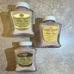 VINTAGE MAKEUP Holiday Magic Moon Magic Face Powder - Translucent 3 shades 
