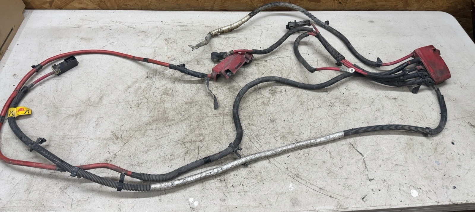 11-16 LML DURAMAX GMC CHEVY MAIN POWER JUNCTION BOX GLOW PLUG WIRING HARNESS