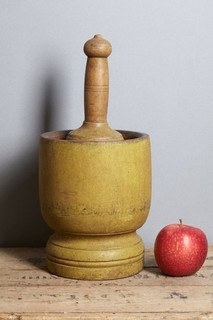 19TH C NEW ENGLAND TURNED TREEN MORTAR AND PESTLE ORIG. YELLOW PAINT AAFA