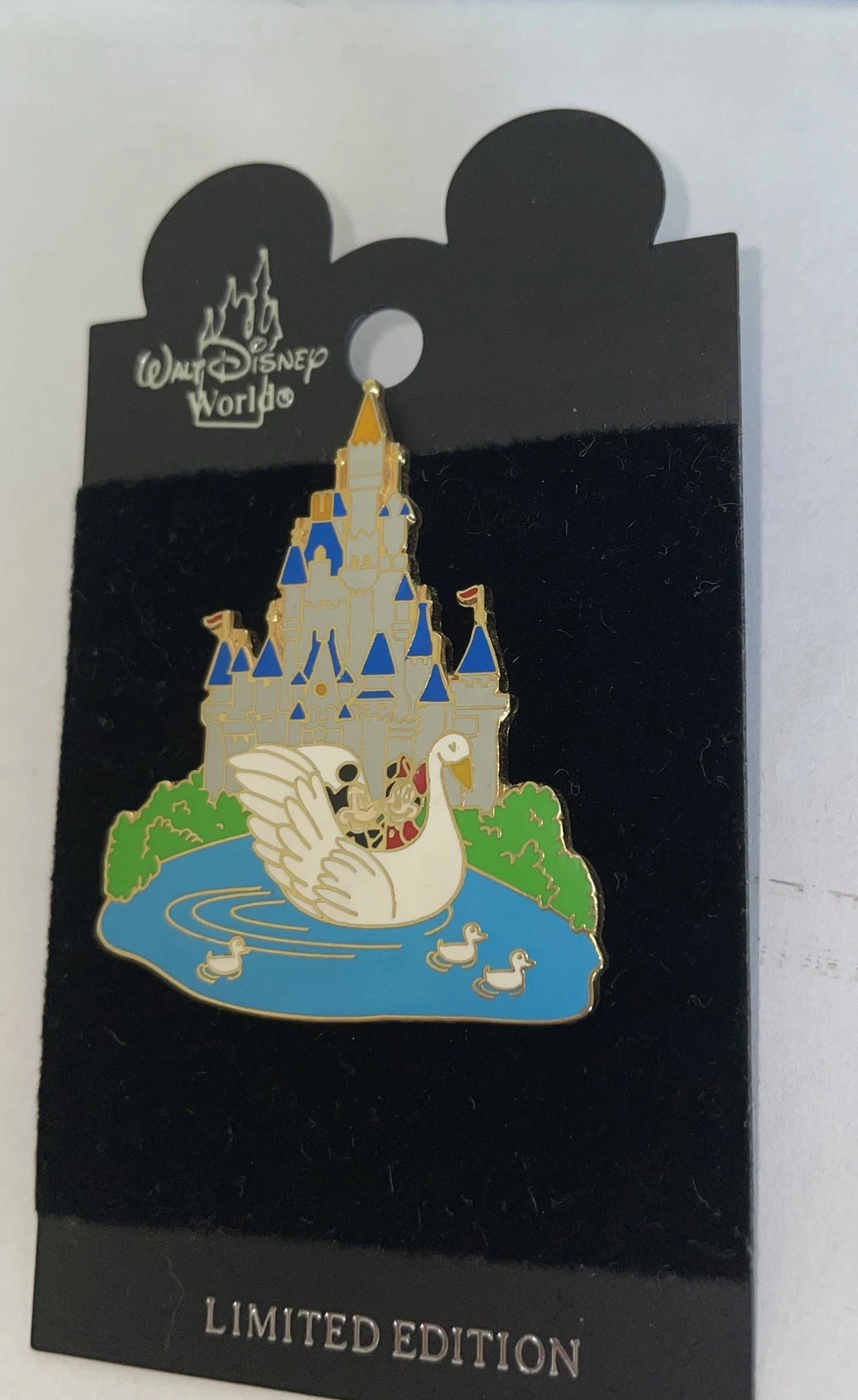 Disney Pin Mickey Minnie Swan Boat Castle Celebration 2000 Le Rare