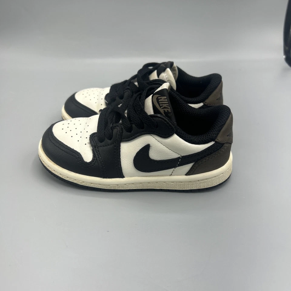 Niños pequeños Nike Air Jordan 1 Retro Bajo OG Zapatos 'Mocha' FQ5435 102 - Talla 8C Foto 3 de 4