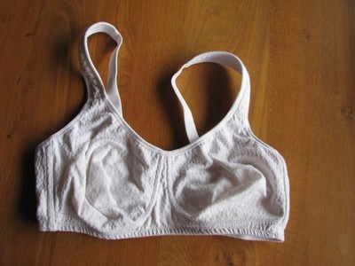 amoena, Mona SB 0606,  Prothesen BH Gr. 90 C, Farbe weiß, gebraucht,
