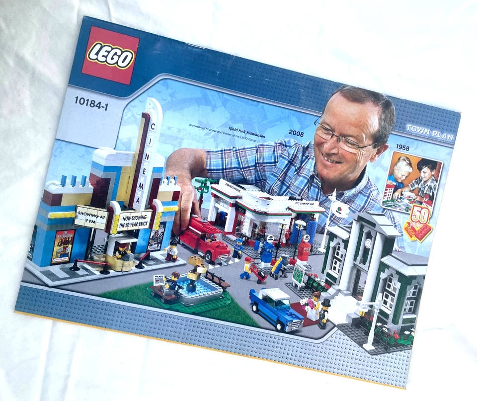 LEGO Instructions Booklet 10184 Town Plan - Image 2 of 4