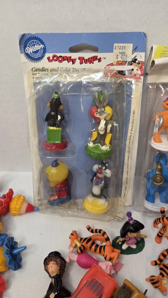 Enorme Lote Múltiples Piezas Vintage Pasteles Cupcakes Toppers Payasos Disney Plaza Sésamo Wb Foto 2 de 4