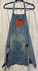Vintage adjustable denim apron strawberry appliquè + strawberry hot pad