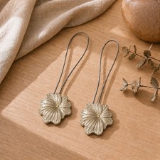 Magnetic Curtain Tieback Holdback No Drill Decorative Drapery Flower Ties Set 2
