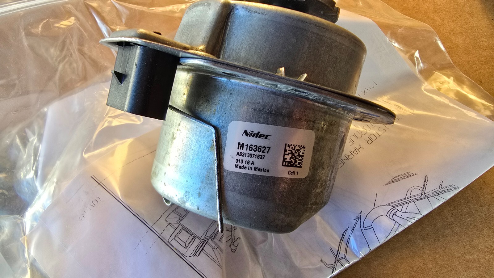 Genuine MOPAR Radiator Fan Motor 68031873AA for 2007-2017 Jeep Compass/Patriot