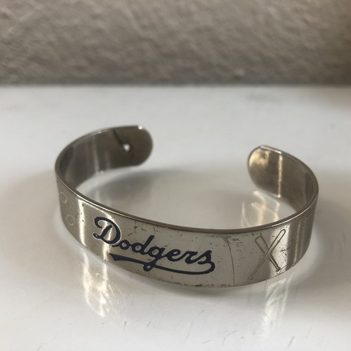 Brazalete Brazalete Metal Placa Plata Estadio Béisbol LA DODGERS 1975 RARO De Colección - Imagen 5 de 10
