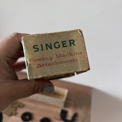 Vintage Singer Simanco Sewing Accessories Attachments Feet Bobbin Holder Stitch - Picture 12 of 24