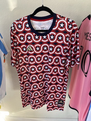Adidas x Marvel MLS Captain America Mens Soccer Jersey. Size Large.