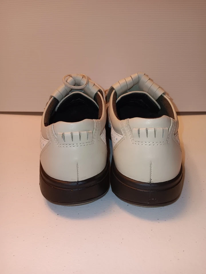 Ecco Gore-tex 女式白色透明皮革高尔夫鞋 8 码丹麦制造 — 第 3/4 张图片