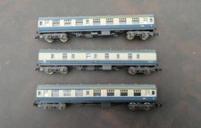 Lima N Gauge BR Mk1 Coaches - two 1st Class & Brake Coach in Blue Grey