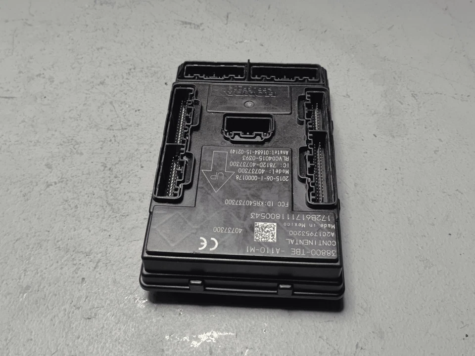 Honda Civic 2019-2020 sedán si módulo de control de carrocería deportiva BCM OEM Foto 3 de 4