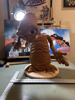 E.T. The Extra-Terrestrial Large Plush doll toys r us exclusive 