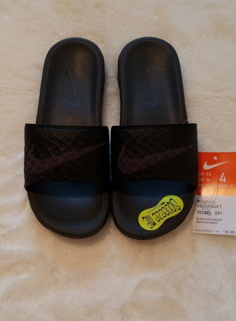 nike sandals size 4