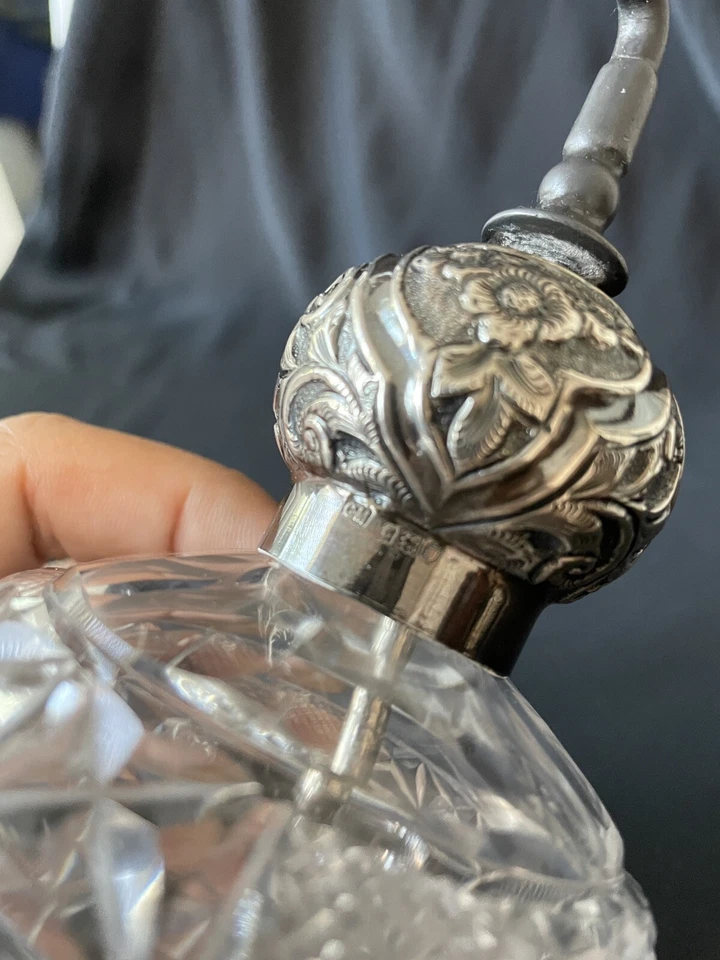 Botella de perfume vintage Charles May inglesa de plata de ley y vidrio cortado Foto 4 de 4