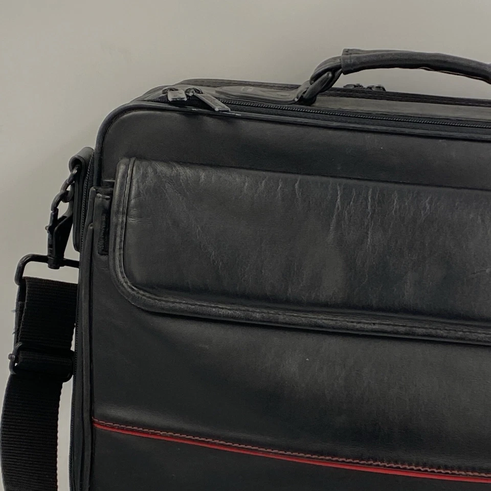 Original Targus Synthetic Leather Black Business Travel Computer Laptop Bag - Image 3 of 4
