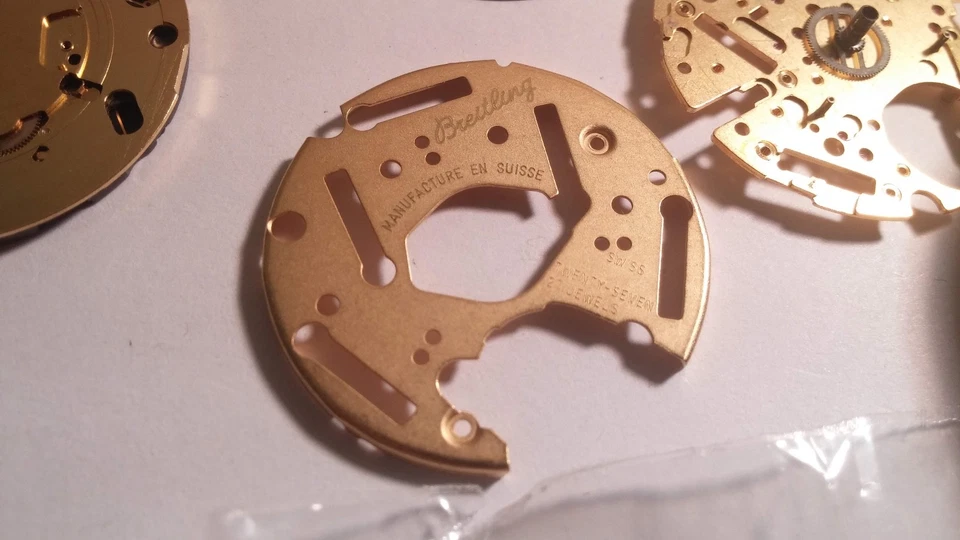 1 LOTE: WIDELING ETA 251.262 PIEZAS Movimiento Cuarzo para Reparación, Placa Base, Rueda Foto 2 de 4