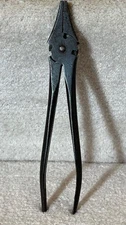 Vintage 8.25" Button Flat Head Wire Cutter Pliers Linesman Fence Tool