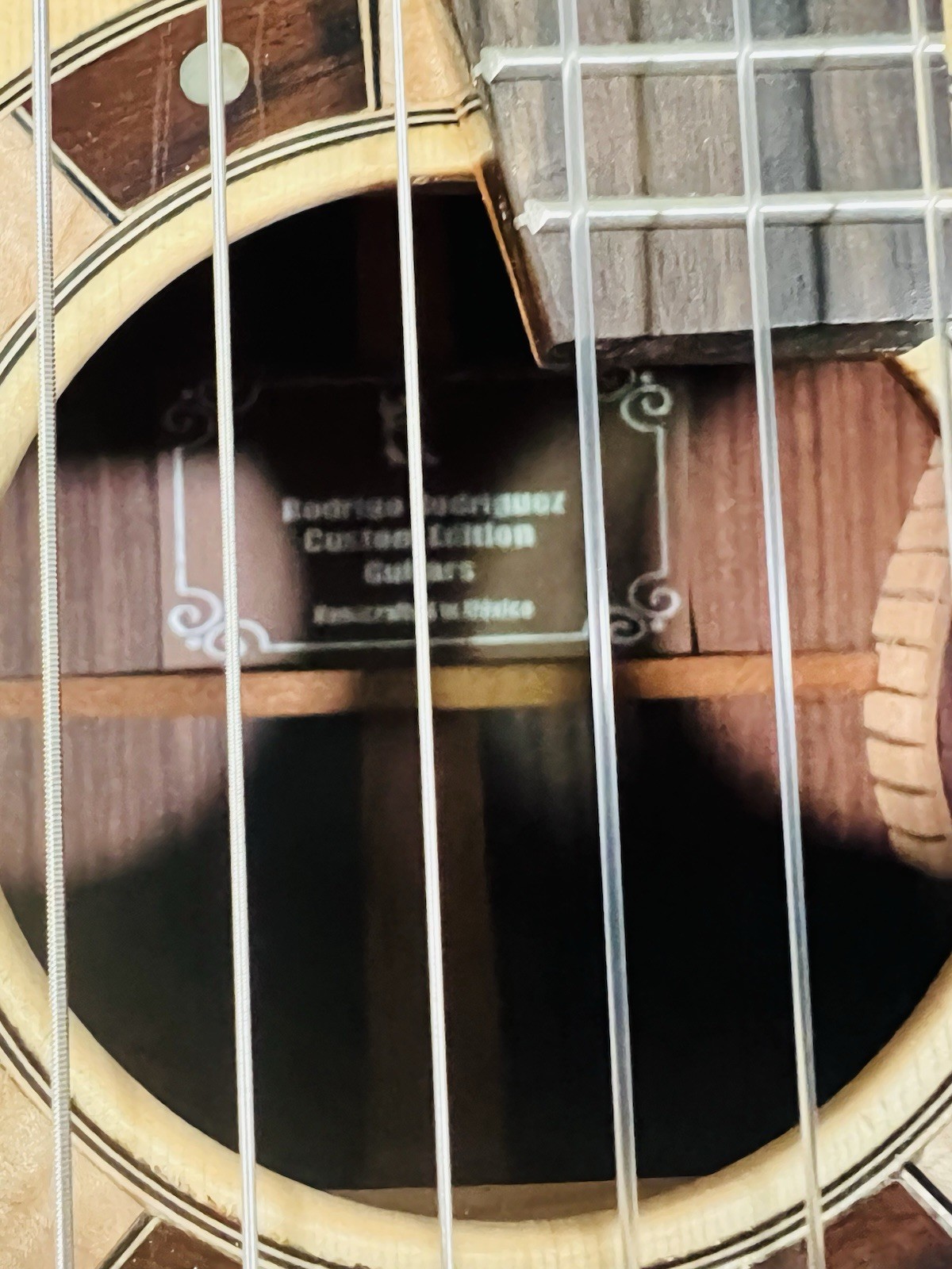 R Rodriguez  Romantic Classical guitar