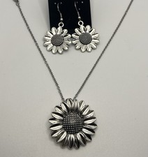 Silver Color Sunflower Necklace And Earring Set