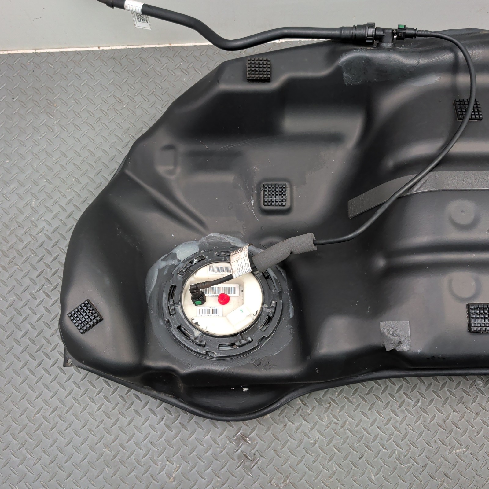 Maserati Ghibli 2014-2024 Right Fuel tank