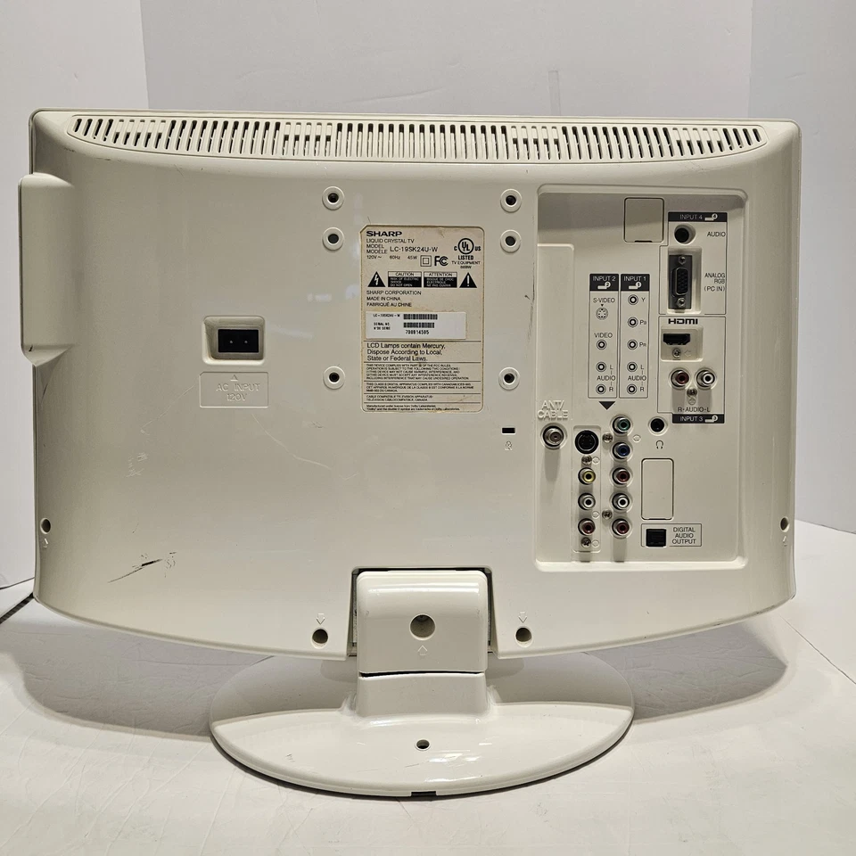 SHARP LC-19SK24U-W WHITE LCD /HDTV FLAT PANEL RETRO GAMING TV With Remote - Image 3 of 4