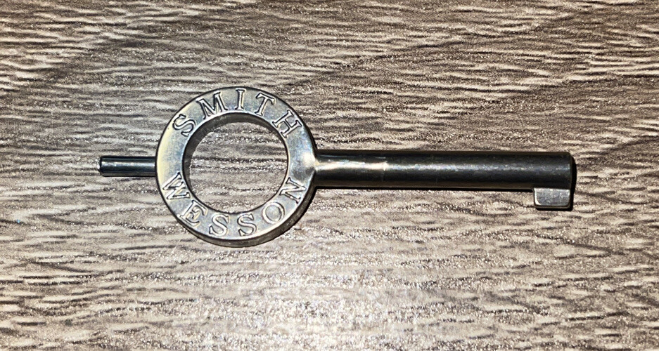 Smith & Wesson Standard Handcuff Key S&W 661646999013| eBay Smith & Wesson Standard Handcuff Key S&W 661646999013| eBay