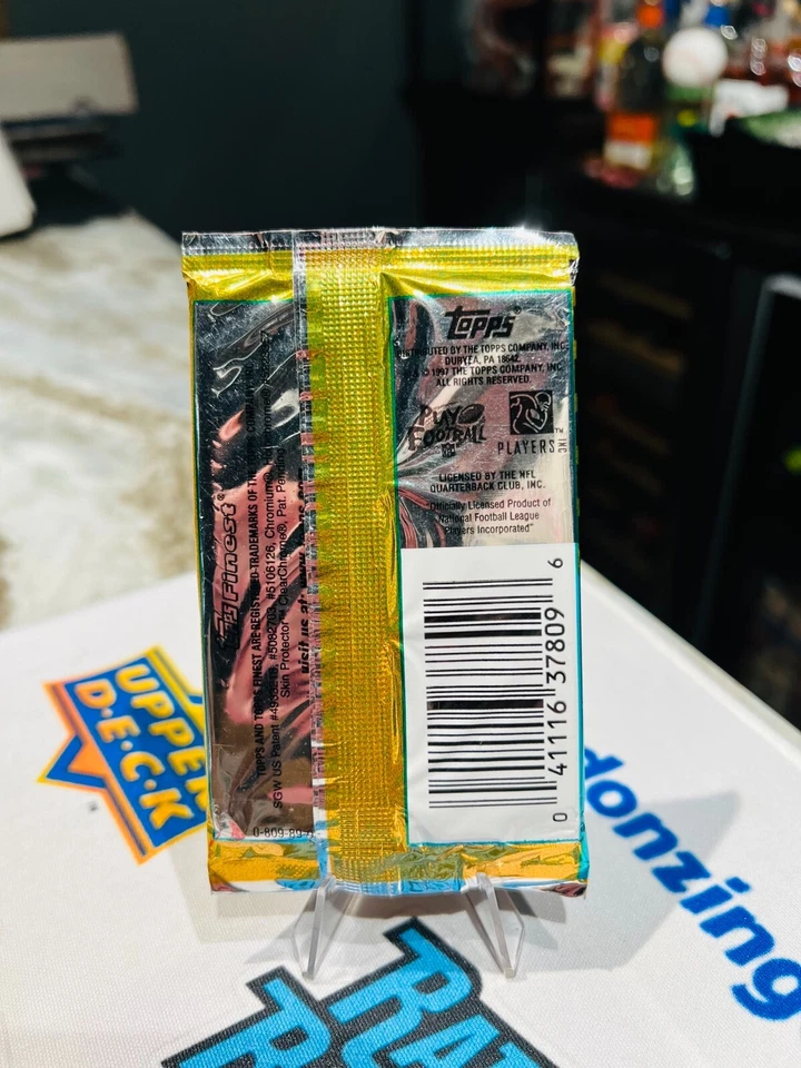 1997 Topps Finest NFL Football Series 2 UNOPENED 1 PACK 6 Cards SEALED BRAND NEW - Image 2 of 2