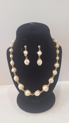 The Windsor Collection VINTAGE Pearl and Gold Jewelry Set, Necklace and Earrings