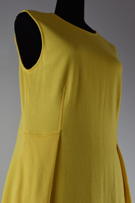 St. John Size 10 Sleeveless Dress Bright Yellow Pockets A Line Knee Length Pleat