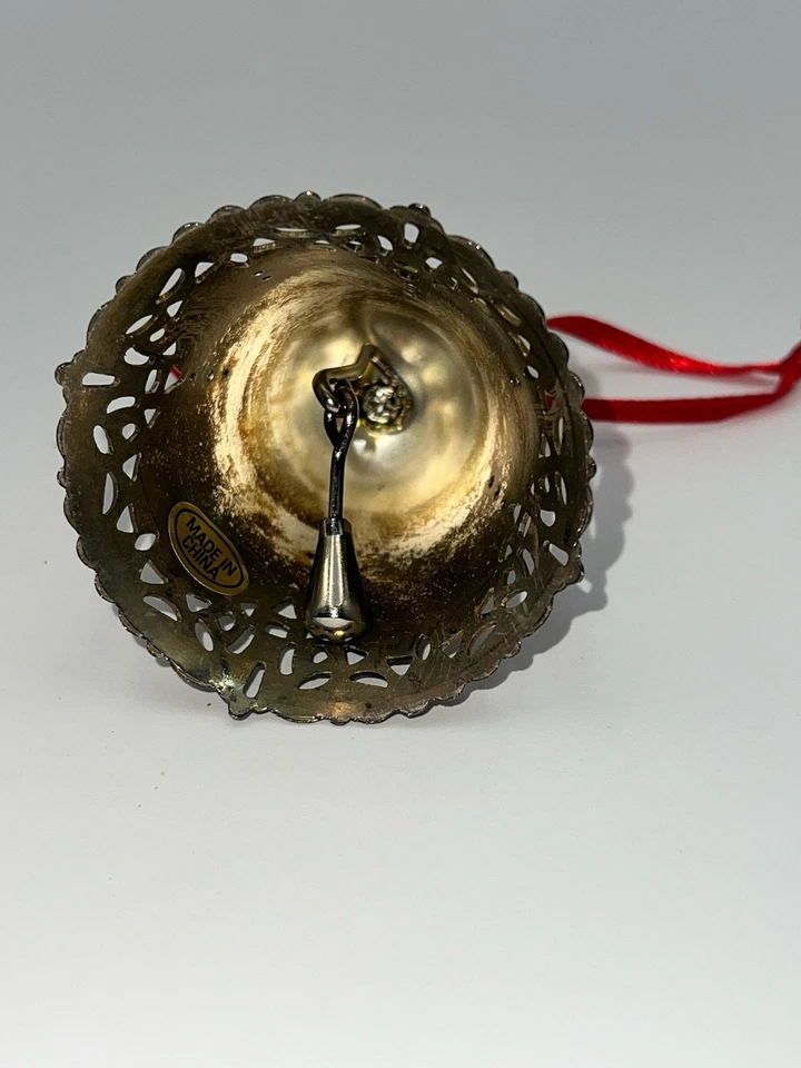 Antigo enfeite de sino de Natal gravado banhado a prata 2005 3” manchado - Imagem 4 de 4