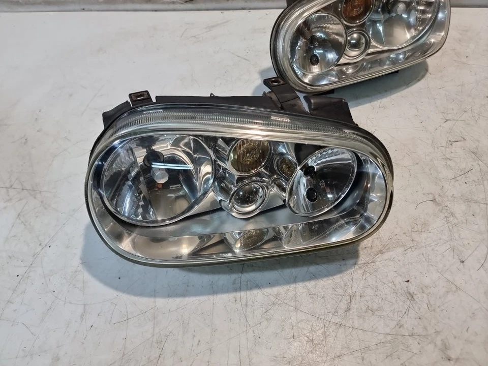 Par de faros derecho O/S izquierdo Volkswagen Golf N/S halógeno E3 2002 OEM 1J2941015A Foto 2 de 4