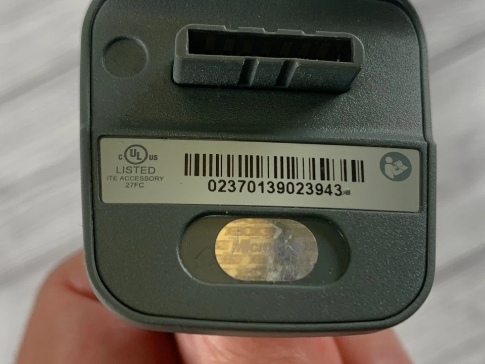 Official Microsoft Xbox 360 Play & Charge USB Cable Grey - Image 4 of 4