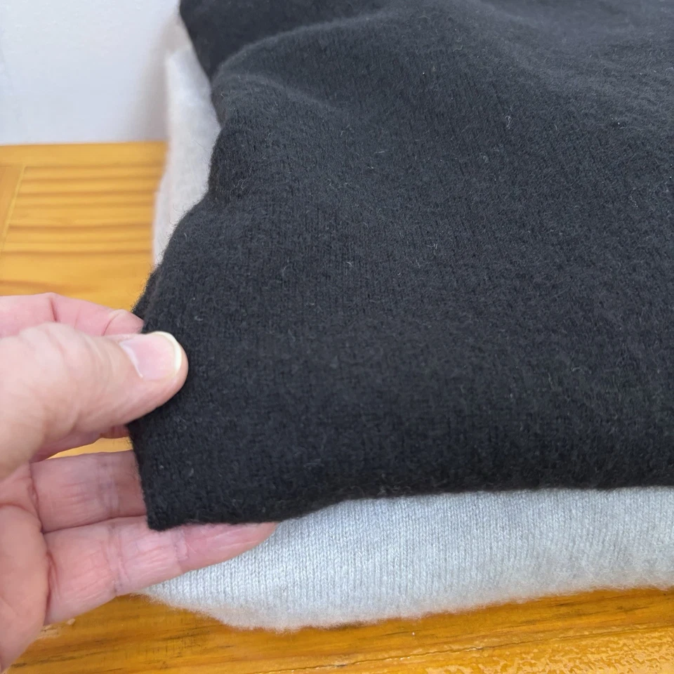 Lote de 2 suéteres 100% cashmere Upcycle Crafters cortadores em preto e cinza - Imagem 3 de 4