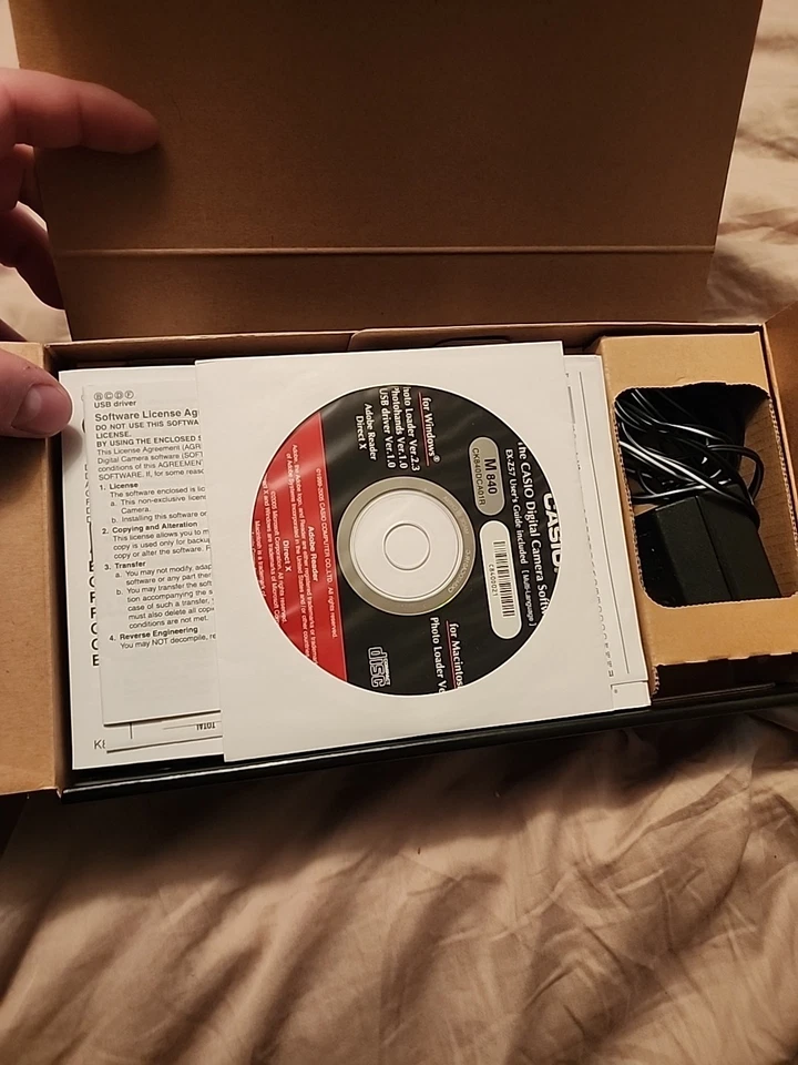 READ PARTS CASIO EXILIM EX-Z57 5.0MP Compact Digital Camera Silver w/ Box  - Image 4 of 4