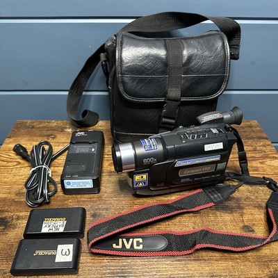 JVC Compact GR-AX970U VHS Camcorder 600 x Digital Zoom