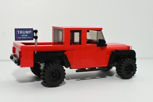 Jeep Gladiator Red Rubicon Custom Built Model MOC Compatible with LEGO® Bricks - Picture 1 of 2