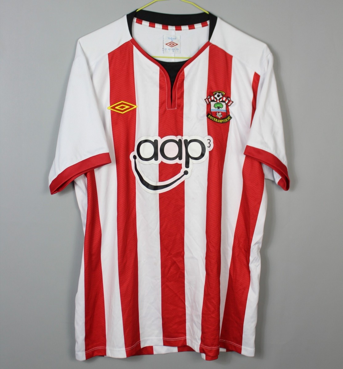 Maillot Domicile SOUTHAMPTON 2011/2012 Umbro Taille L - Occasion état Moyen, Légères Salissures
