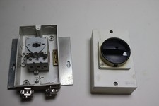 Allen Bradley 194E-A25-1753 Ser. B Disconnect Load Switch 3-Pole  Enclosure